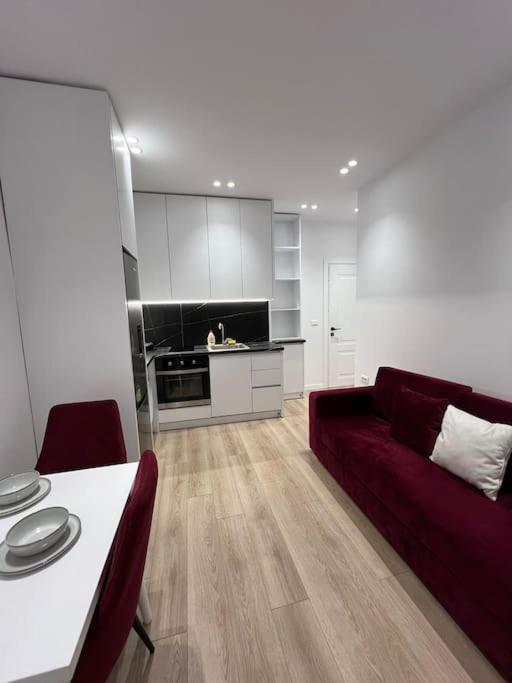 Spacious Apartment Ish-Blloku Area Tirana Exterior foto